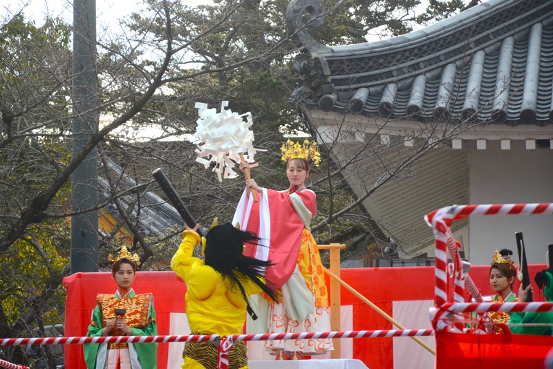 中山寺星祭節分会　宝塚歌剧团扮演观音 关西各界名流担任福男